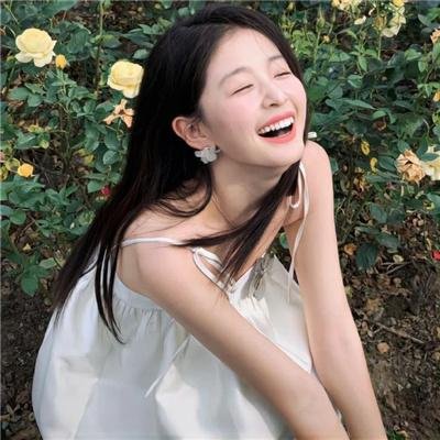 蒙娜丽莎与血月亮